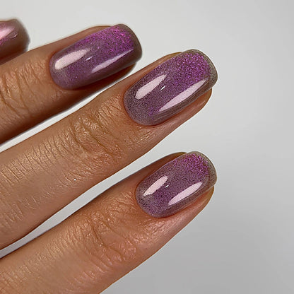 Dark gel polish Cat Eye 15